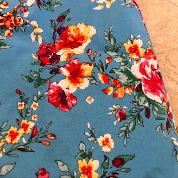 Colorful ruffle bottomed skirt w/ shorts built in Size Medium, lots of stretch. - Picture 2 of 6